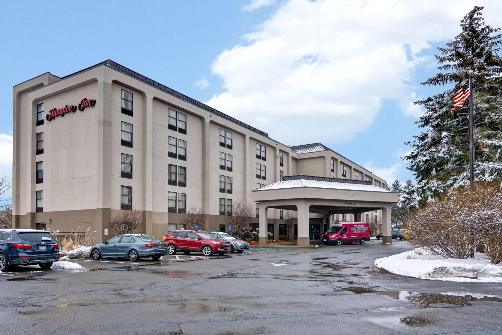 Hampton Inn Albany-Wolf Road Exterior photo