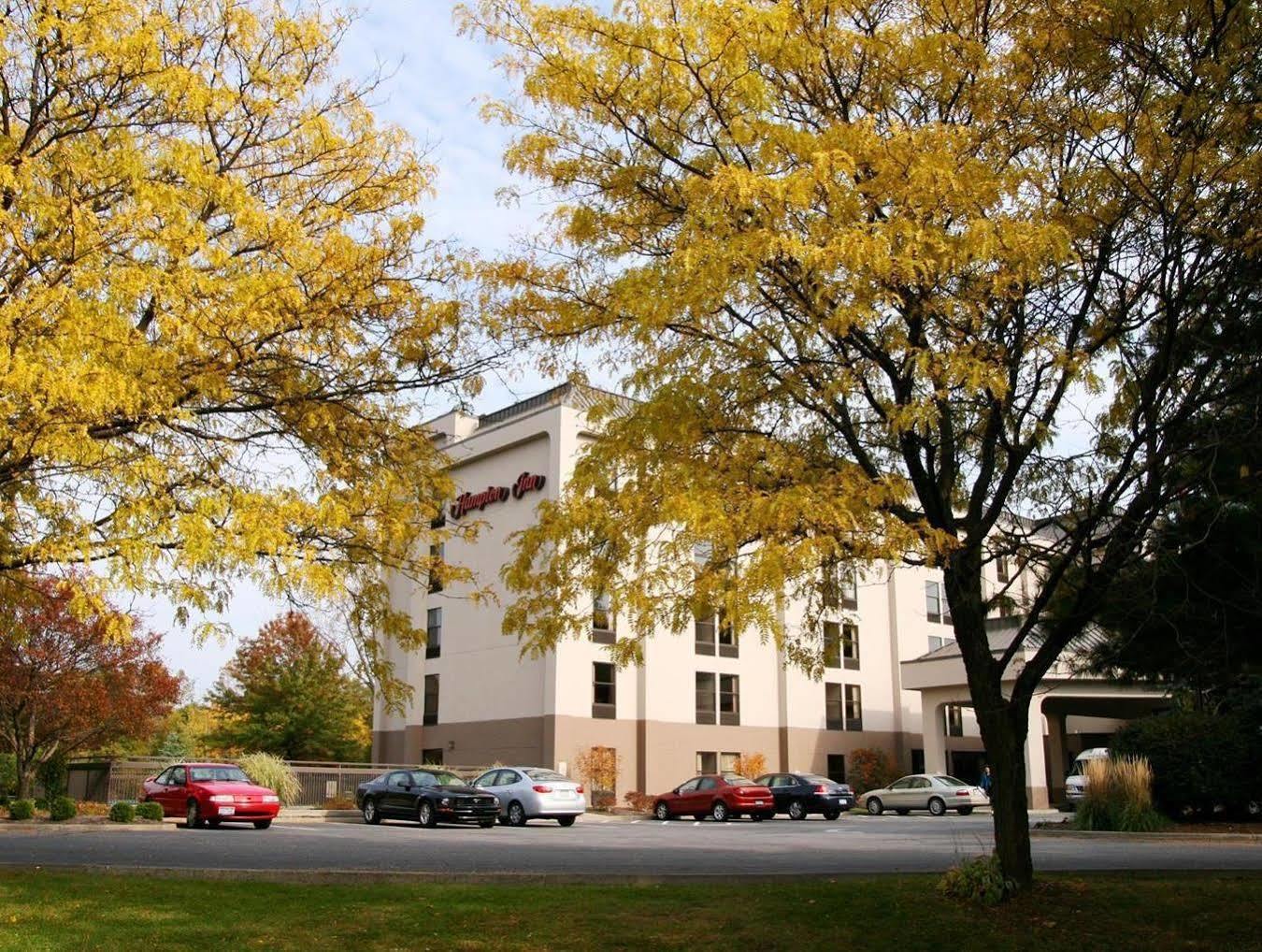 Hampton Inn Albany-Wolf Road Exterior photo