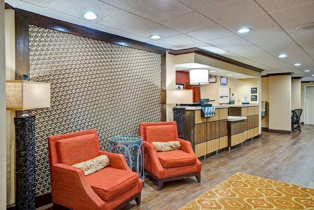 Hampton Inn Albany-Wolf Road Interior photo