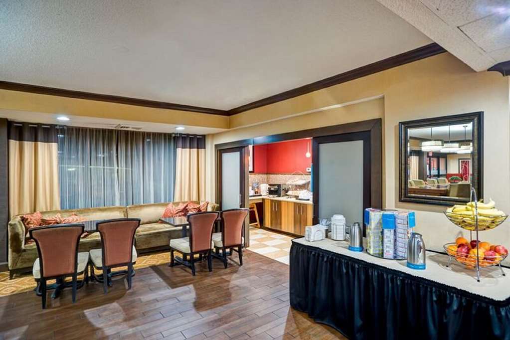 Hampton Inn Albany-Wolf Road Restaurant photo